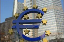 ECB keeps eurozone interest rates on hold at 1%